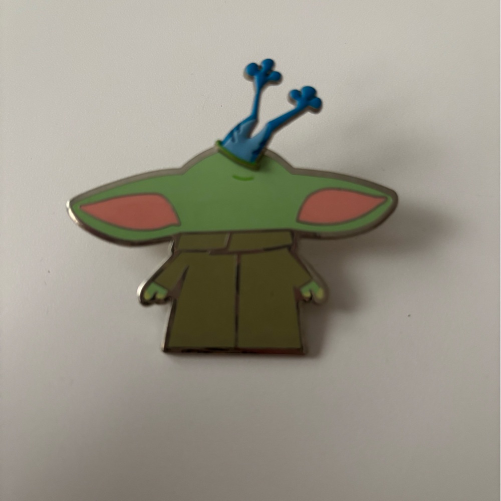 Star Wars Baby Yoda Grogu Moving Pin